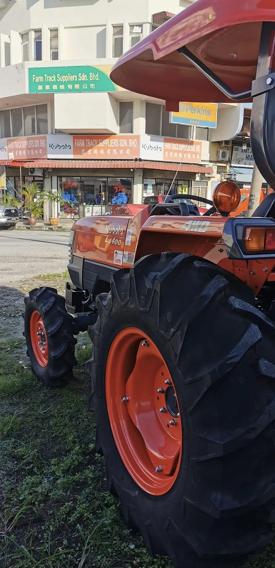 Arrival for New Kubota Tractors | Farm Track Malaysia - 1